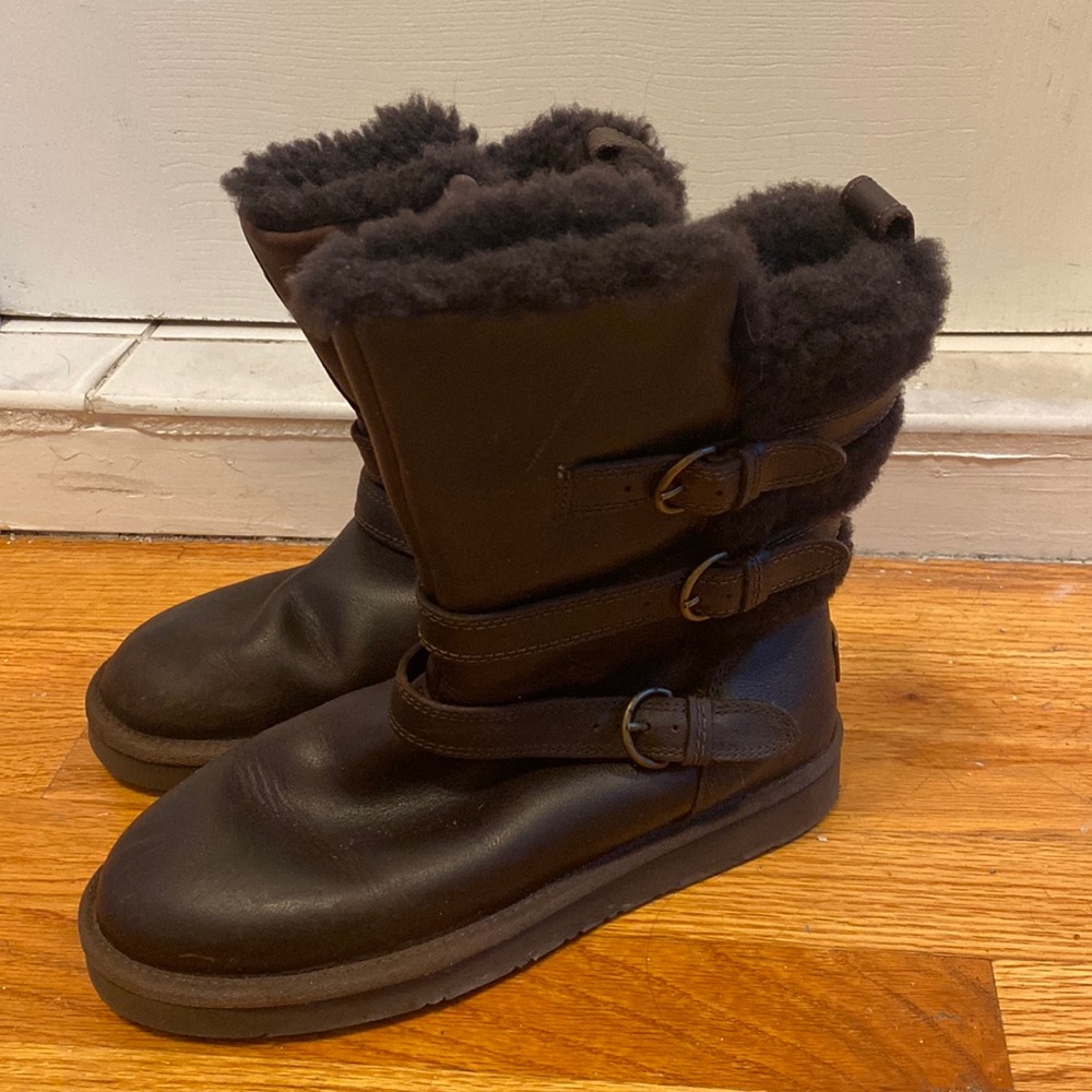Brown Uggs! Size 7.5 CLOSET CLEAROUT. MUST BUY BY MIDNIGHT 8/29!!